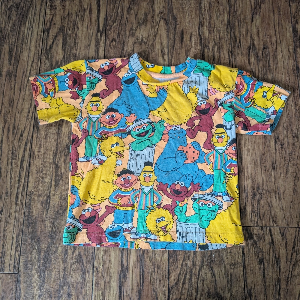 $💥3/$24 Sesame‎ Street All Over Print Tee